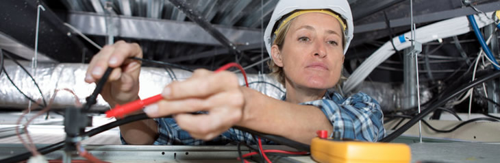 Enlighten Electrical Blog Story Female Electrician 1
